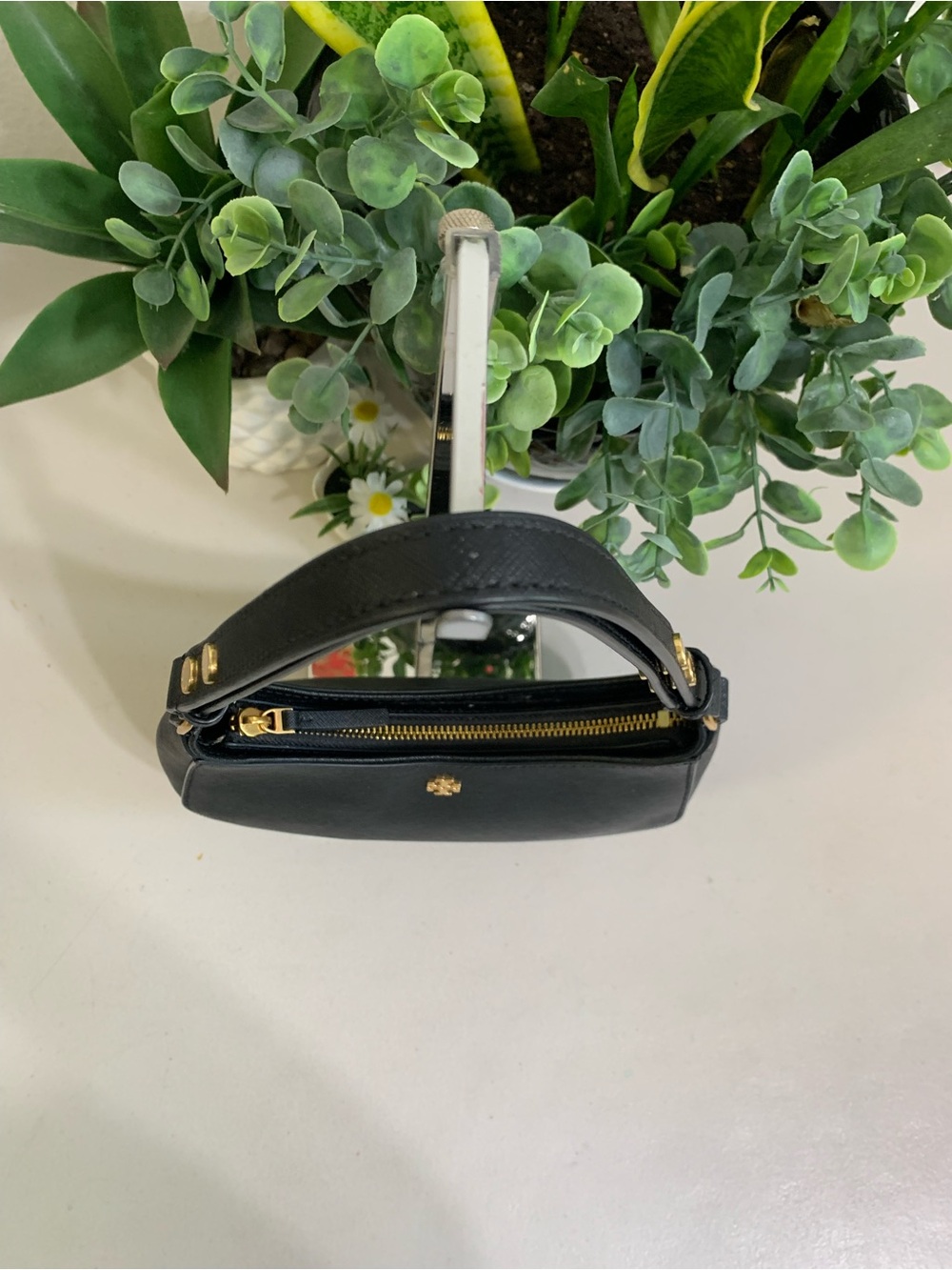 👜💕 Tory Burch Black Saffiano Crescent Shoulder Bag with Gold Logo - Picture 5 of 9